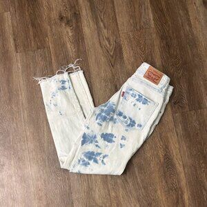 Levi's Women's Blue and White Jeans